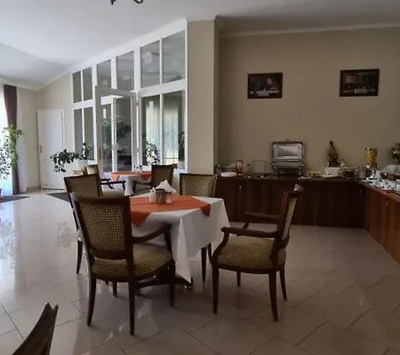 Korona Panzio Bed & Breakfast